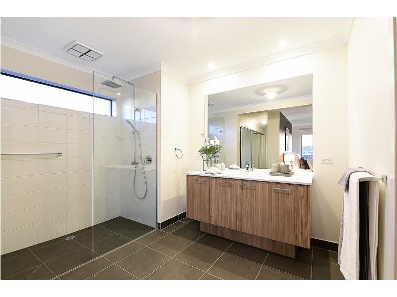 8 CALIBRE CIRCUIT, Clyde North VIC 3978