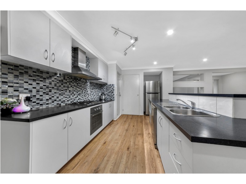 3 MADDOCK DRIVE, Cranbourne East VIC 3977