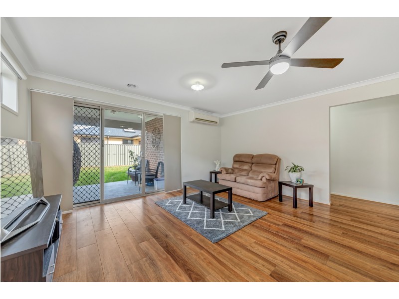 41 CORTULA ROAD, Cranbourne East VIC 3977