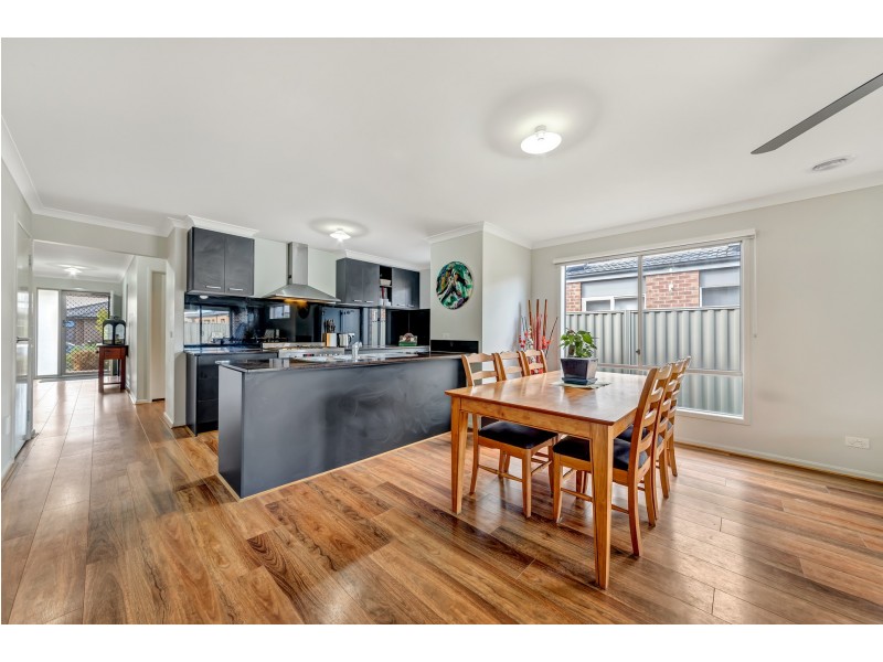 41 CORTULA ROAD, Cranbourne East VIC 3977