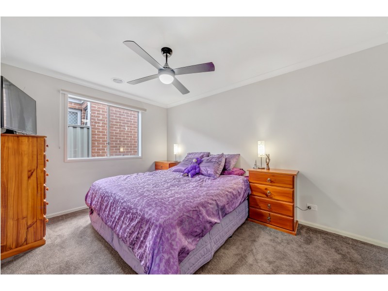 41 CORTULA ROAD, Cranbourne East VIC 3977