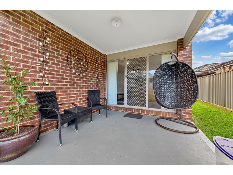 41 CORTULA ROAD, Cranbourne East VIC 3977