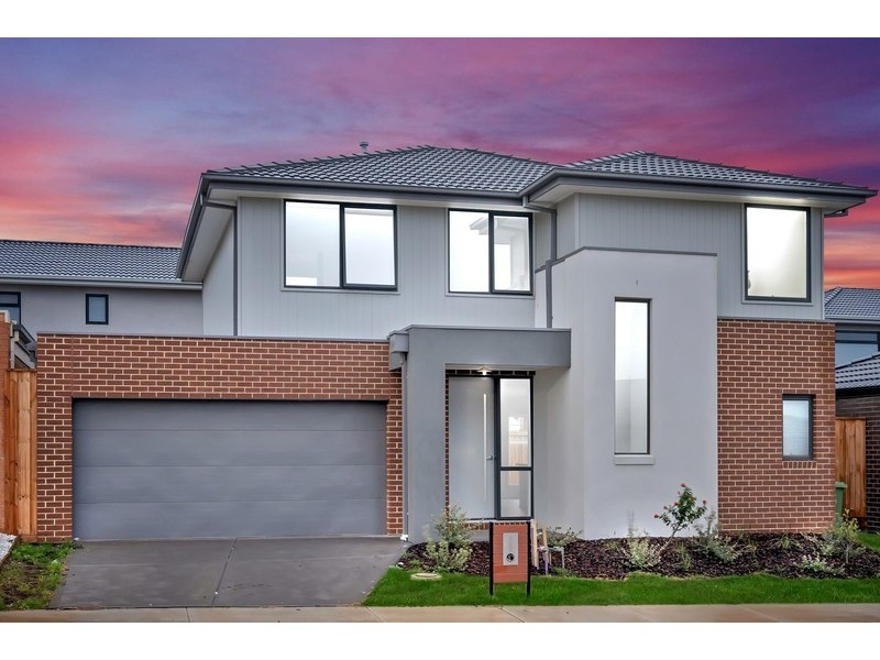 33 RITCHIE DRIVE, Clyde North VIC 3978