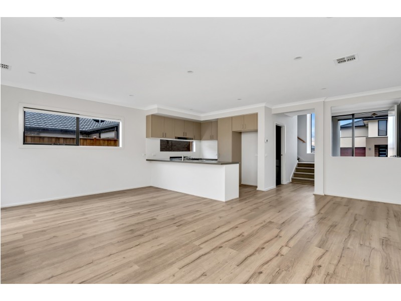 33 RITCHIE DRIVE, Clyde North VIC 3978