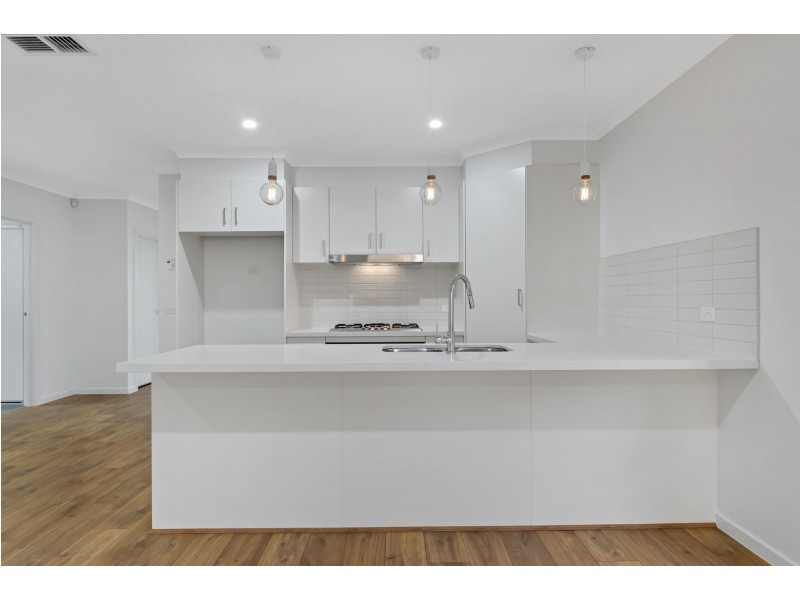 3 SPARTAN AVENUE, Clyde North VIC 3978