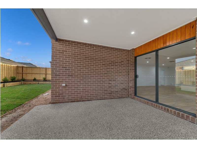 3 SPARTAN AVENUE, Clyde North VIC 3978