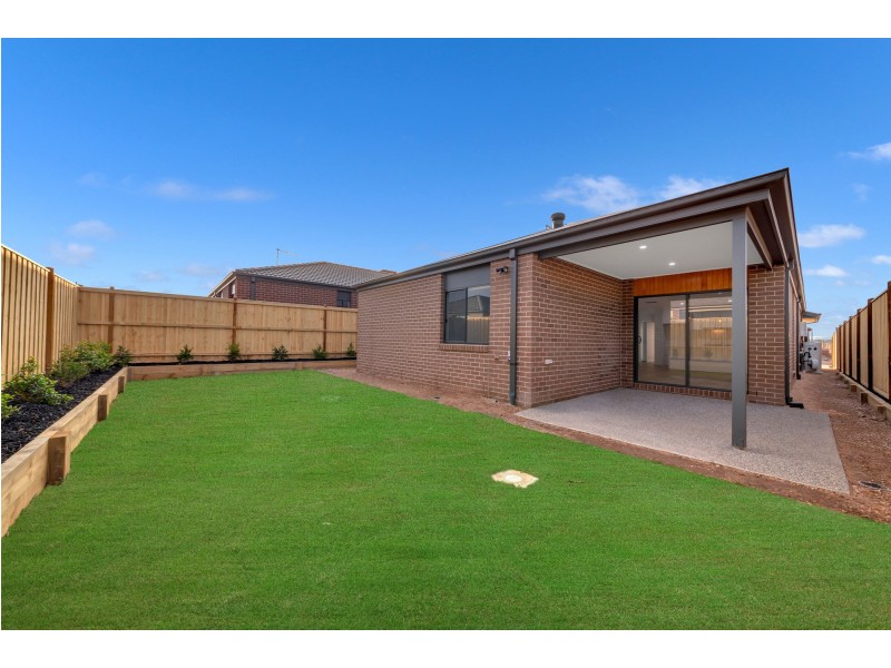 3 SPARTAN AVENUE, Clyde North VIC 3978