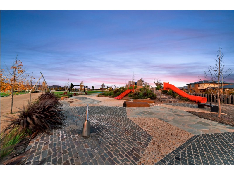 1 THORNELL STREET, Clyde North VIC 3978