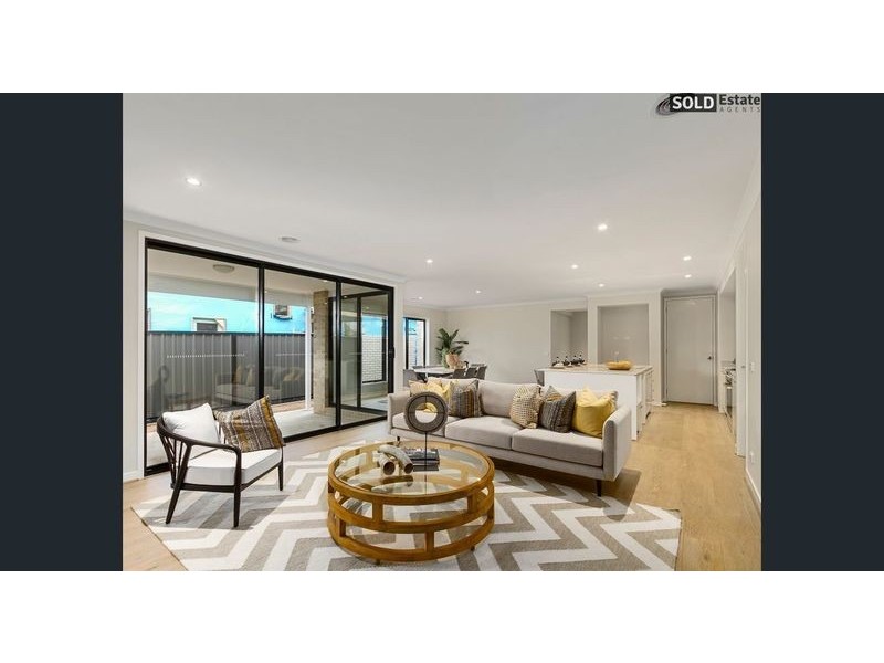 53 GLENROSE BOULEVARD, Clyde North VIC 3978