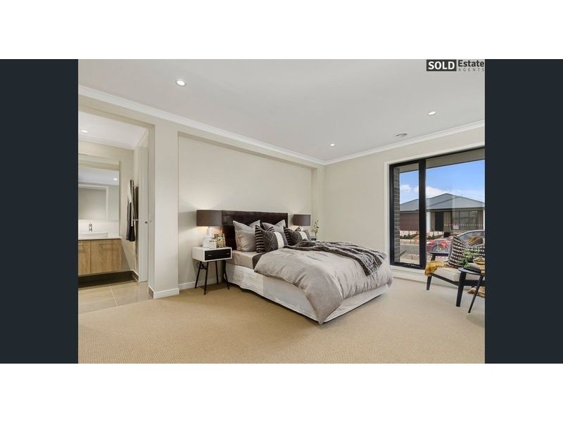 53 GLENROSE BOULEVARD, Clyde North VIC 3978