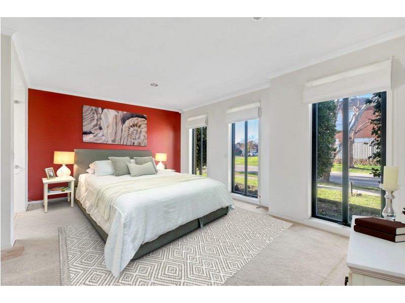 37 GLENSHEE DRIVE, Lynbrook VIC 3975