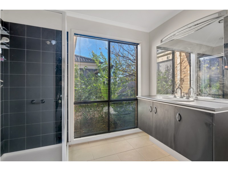 37 GLENSHEE DRIVE, Lynbrook VIC 3975