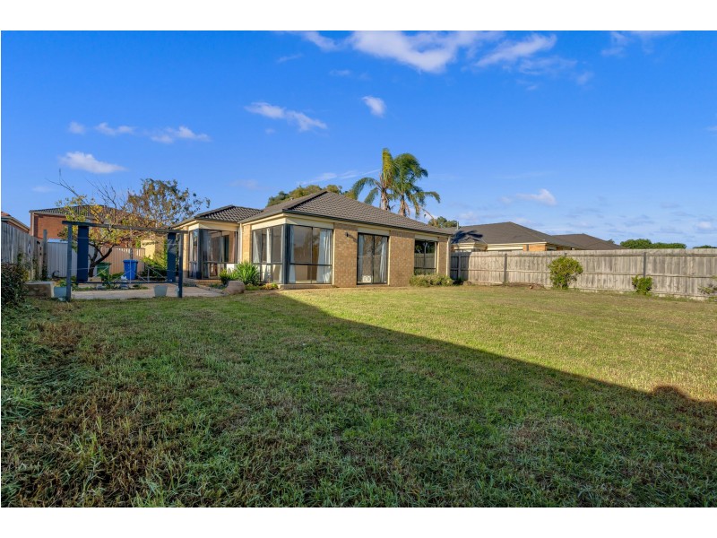 37 GLENSHEE DRIVE, Lynbrook VIC 3975