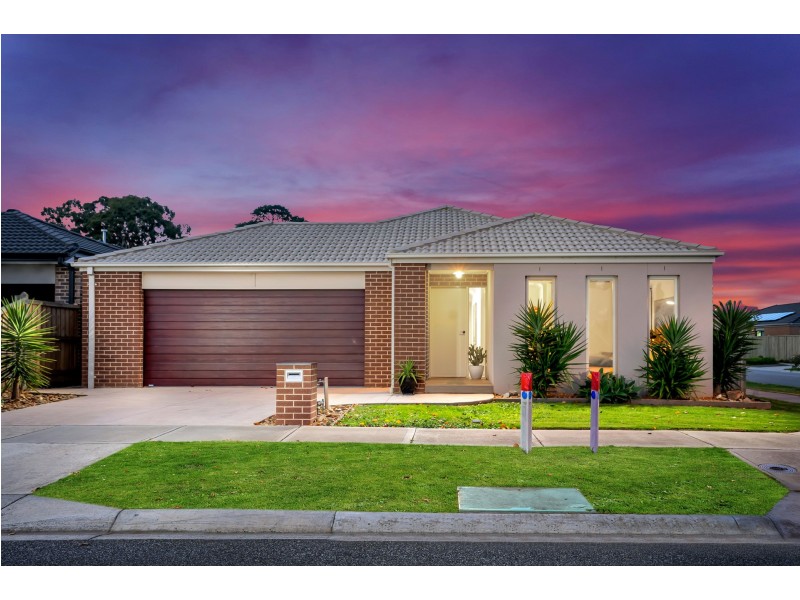 35 BARWON STREET, Clyde North VIC 3978