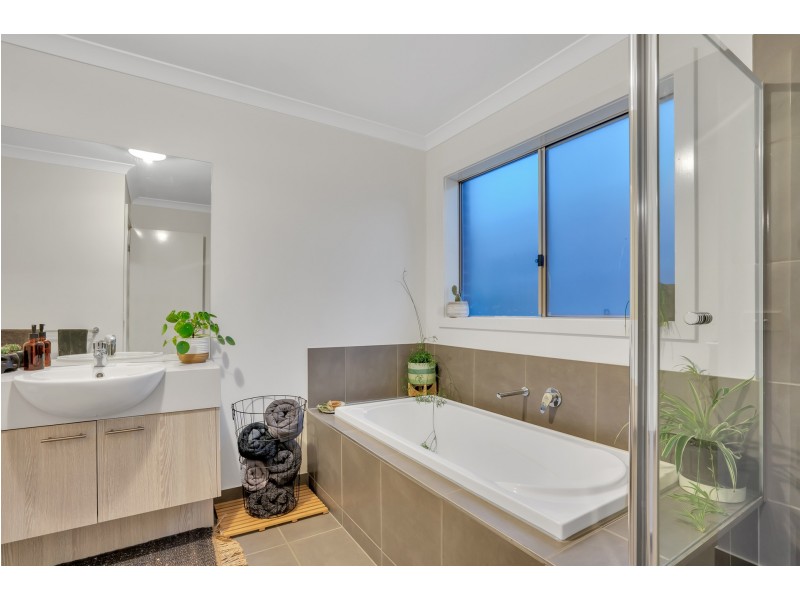 35 BARWON STREET, Clyde North VIC 3978