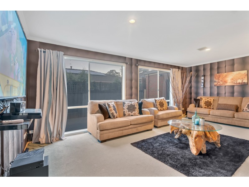 11 COLWYN DRIVE, Narre Warren South VIC 3805