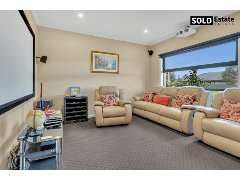 19 ATLAS DRIVE, Cranbourne West VIC 3977