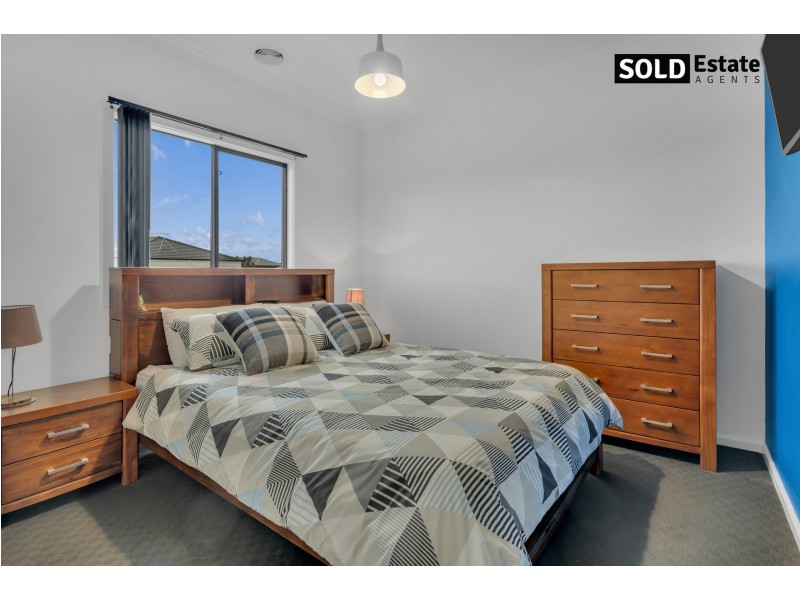 19 ATLAS DRIVE, Cranbourne West VIC 3977