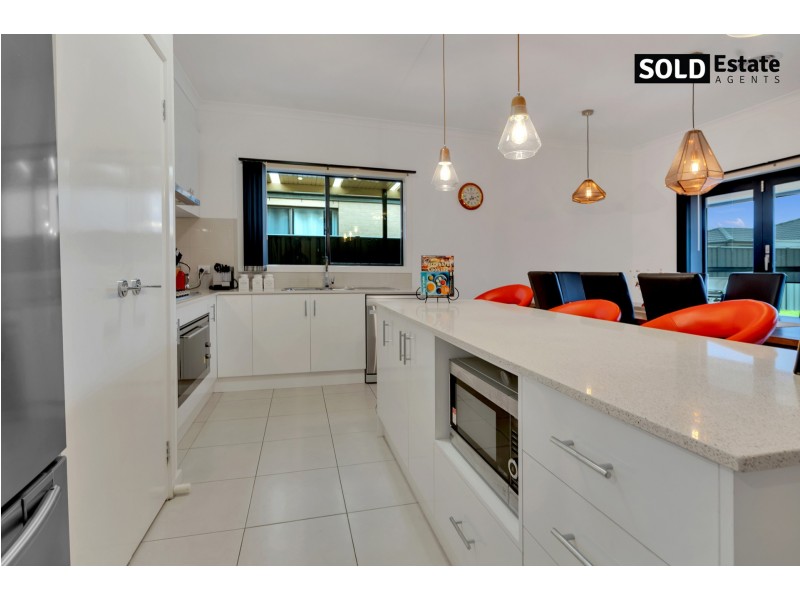 19 ATLAS DRIVE, Cranbourne West VIC 3977