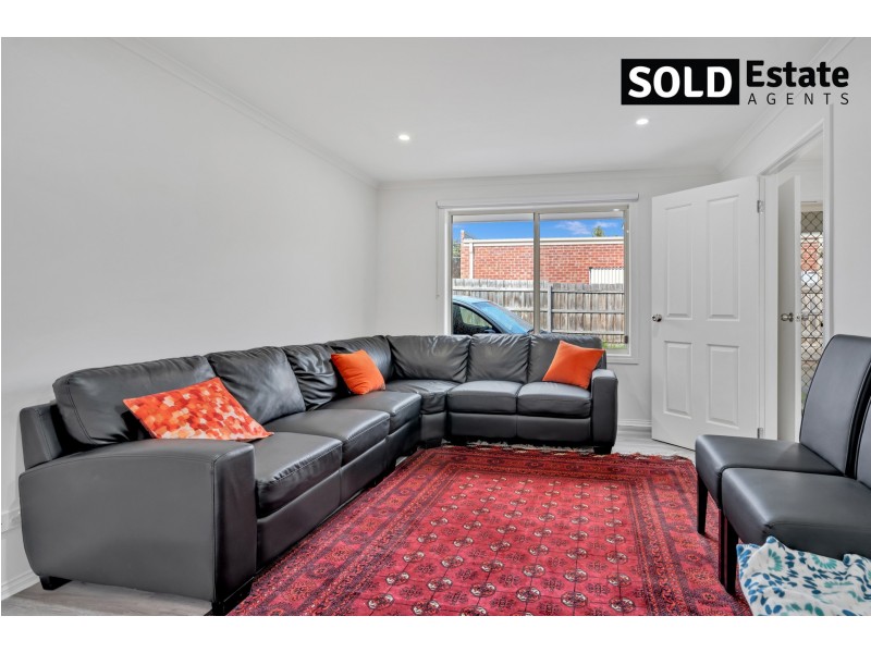 2/61 KAYS AVENUE, Hallam VIC 3803