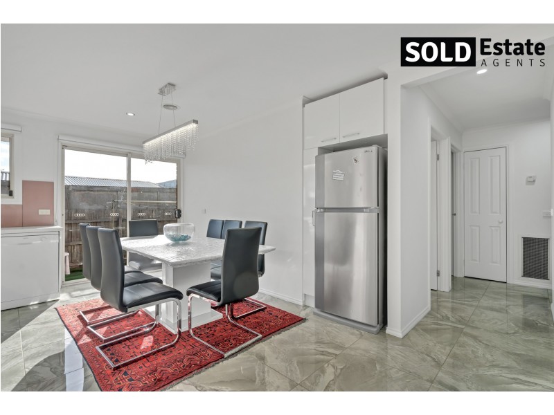 2/61 KAYS AVENUE, Hallam VIC 3803