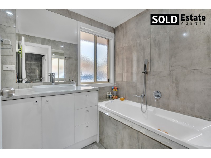 2/61 KAYS AVENUE, Hallam VIC 3803