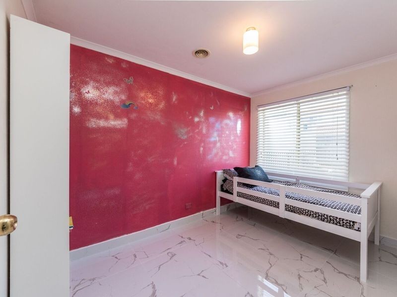 7 Peveril Crescent, Cranbourne North VIC 3977