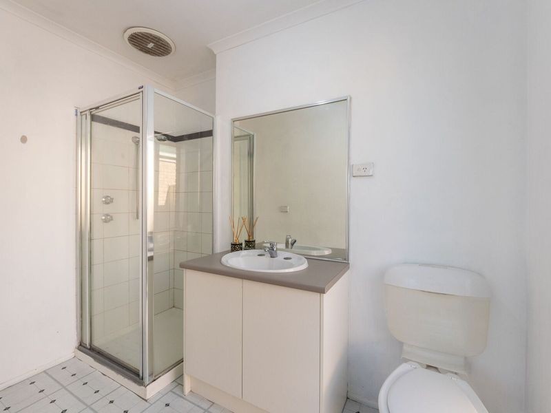 7 Peveril Crescent, Cranbourne North VIC 3977