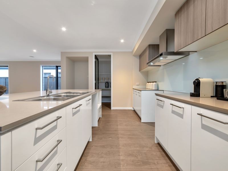 Cranbourne North VIC 3977