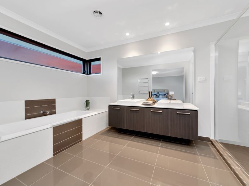 Clyde North VIC 3978