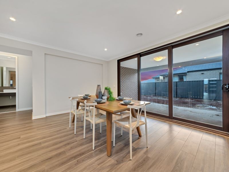 Clyde North VIC 3978