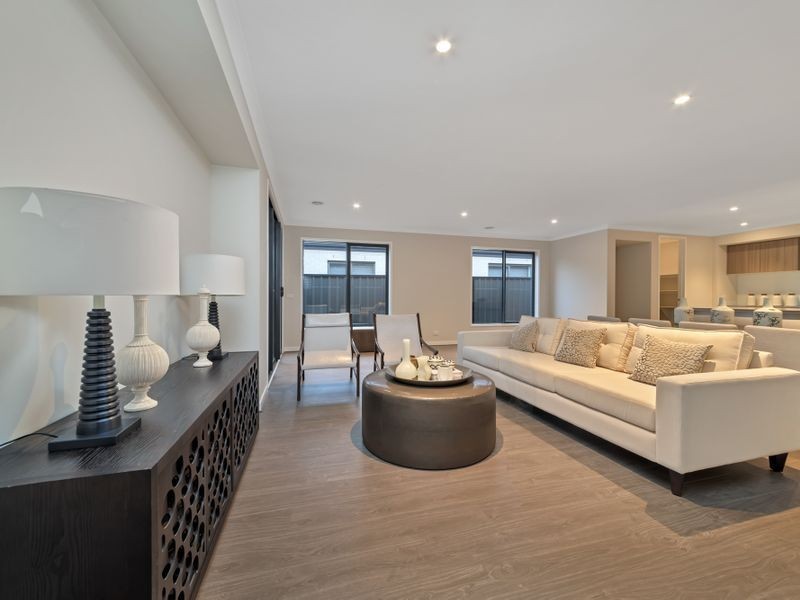 24 Epsom Lane, Cranbourne North VIC 3977