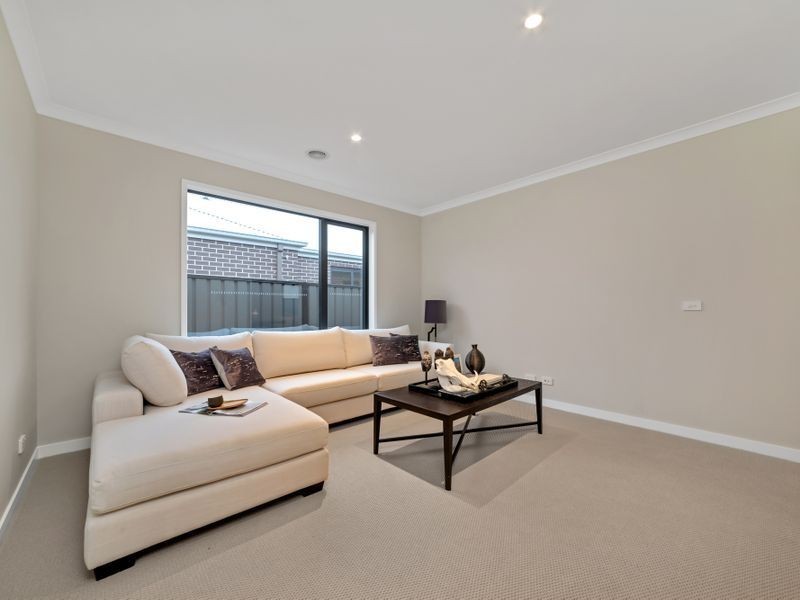 24 Epsom Lane, Cranbourne North VIC 3977