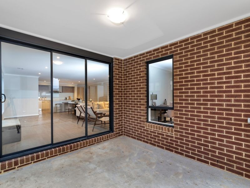 24 Epsom Lane, Cranbourne North VIC 3977