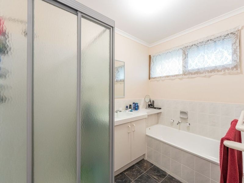 39 Parman Avenue, Pakenham VIC 3810