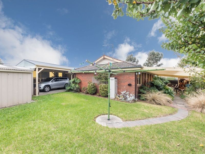 39 Parman Avenue, Pakenham VIC 3810