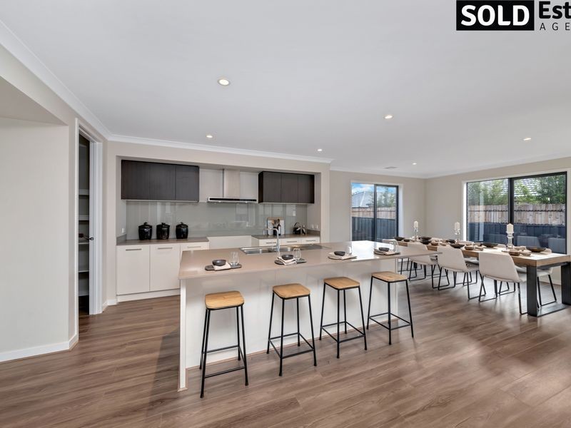 26 Serengeti Street, Clyde North VIC 3978