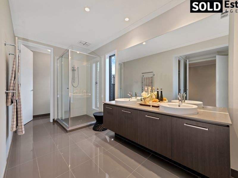 26 Serengeti Street, Clyde North VIC 3978