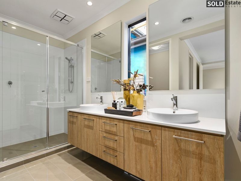 7 Epsom Lane, Cranbourne North VIC 3977