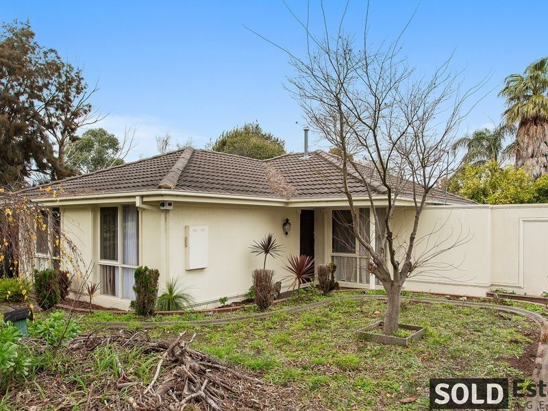 10 Bowen Court, Berwick VIC 3806