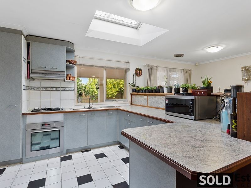 10 Bowen Court, Berwick VIC 3806