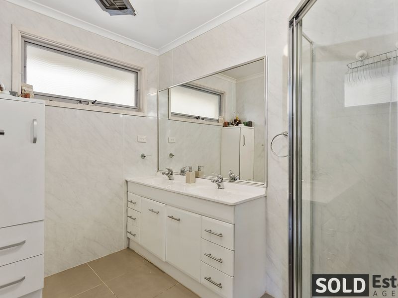 10 Bowen Court, Berwick VIC 3806