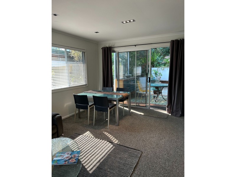 8 Andros Street, Chapel Hill QLD 4069