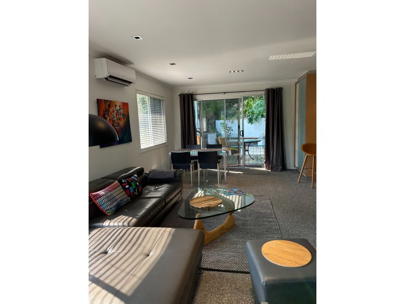 8 Andros Street, Chapel Hill QLD 4069