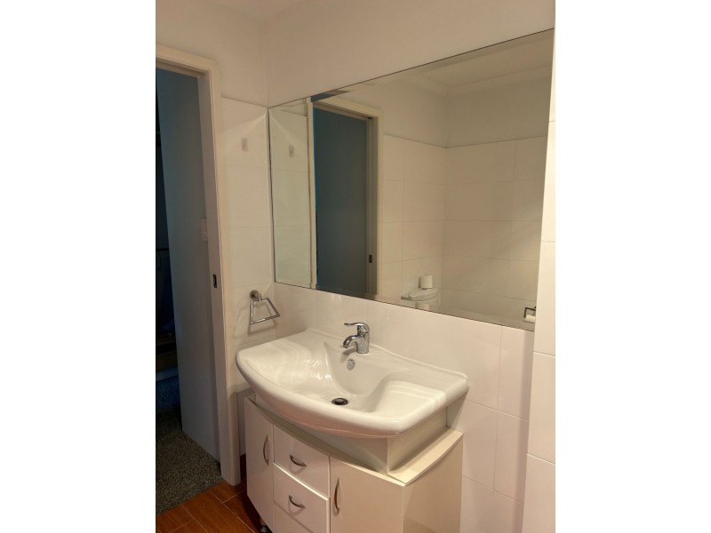 8 Andros Street, Chapel Hill QLD 4069