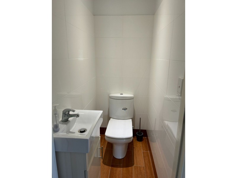 8 Andros Street, Chapel Hill QLD 4069