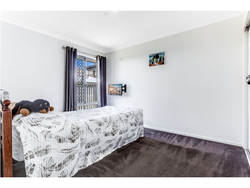 32 Ulysses Street, Kallangur QLD 4503