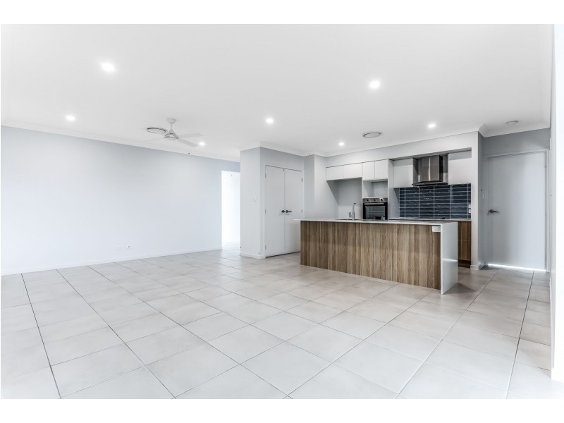 3/116 Oakey Flat Road, Morayfield QLD 4506