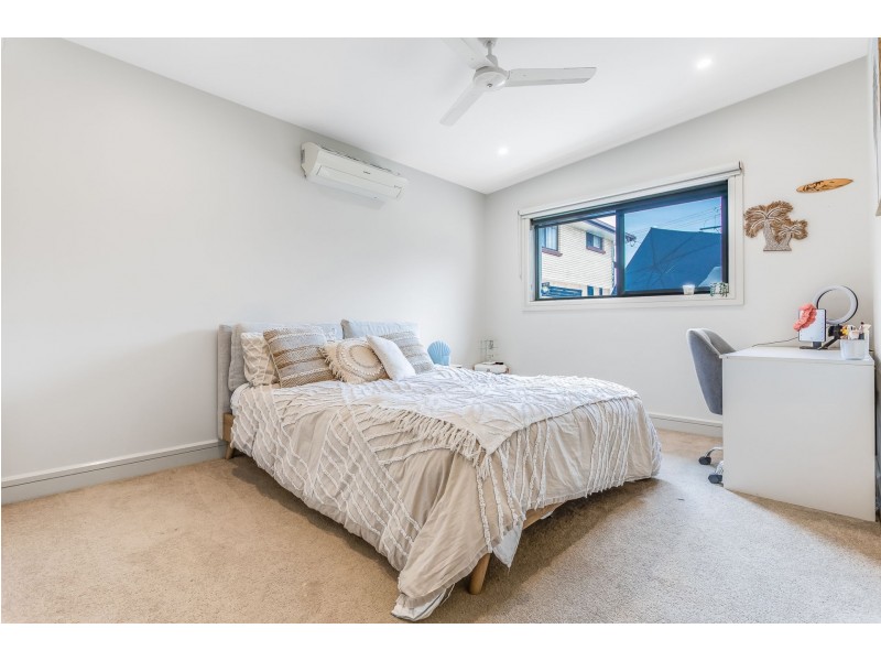 56 Shea Street, Scarborough QLD 4020