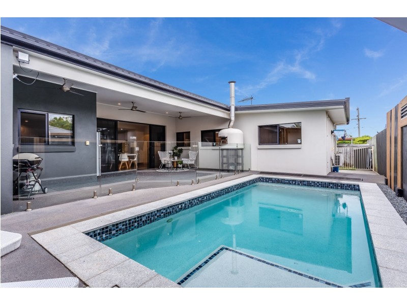 56 Shea Street, Scarborough QLD 4020